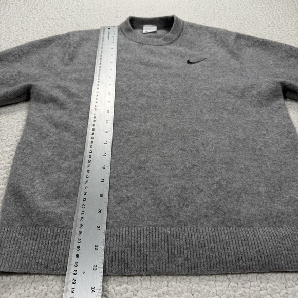 Nike Cashmere Sweater Men's M Gray Crewneck Custom Athlete Luxury Minimalist - Picture 9 of 9